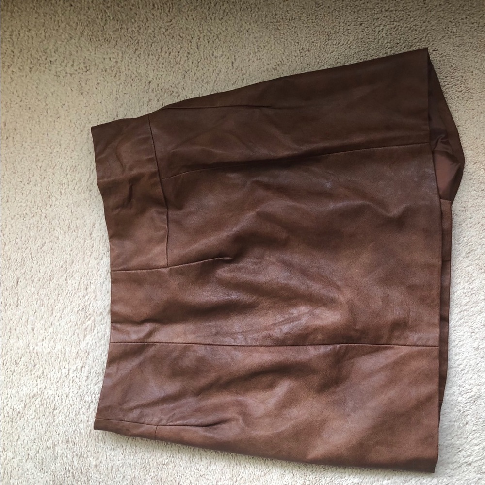 HM SKIRT - Picture 3 of 3